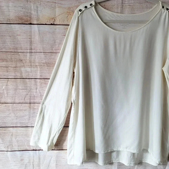 J.Jill Size 1X Button Shoulder Tee 3/4 Roll Tab Sleeve Scoop Neck Off White Top. - Picture 3 of 12